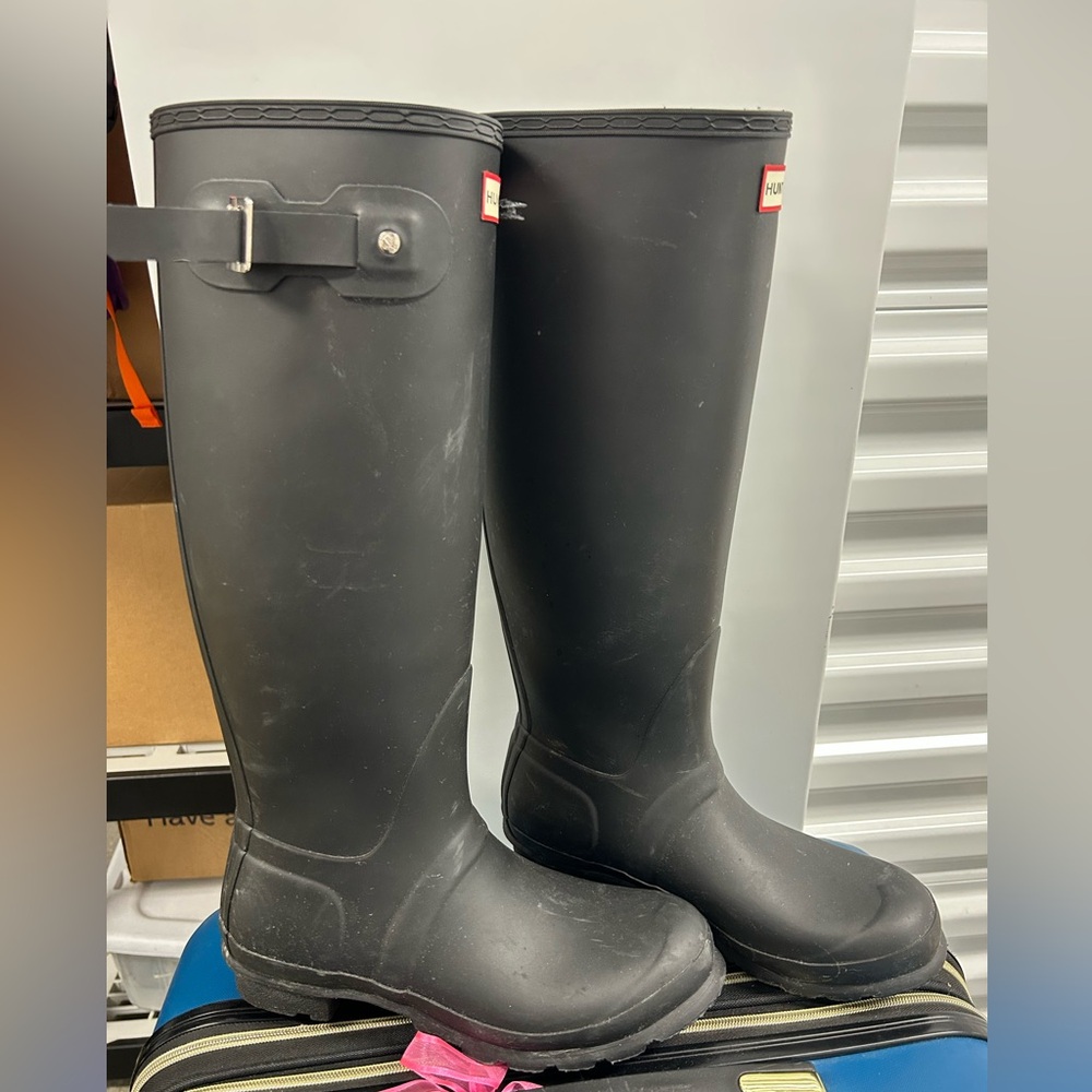 Hunter tall rain boots black matte 8